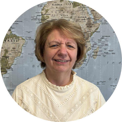 Portrait de Veronique, Comptable dans votre agence de voyages Cap Croisières Voyages