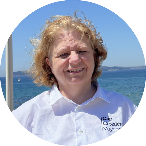 Portrait de Veronique, Comptable dans votre agence de voyages Cap Croisières Voyages